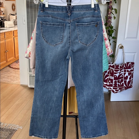 Democracy Jean. Size 6. 26” inseam. Stretch. - Picture 2 of 6